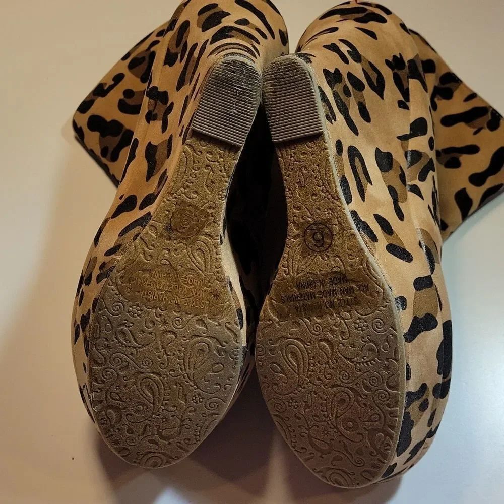 HERSTYLE ROUND TOE ZIP CLOSURE ANIMAL LEOPARD PRINT ANKLE BOOTIES - Picture 7 of 14
